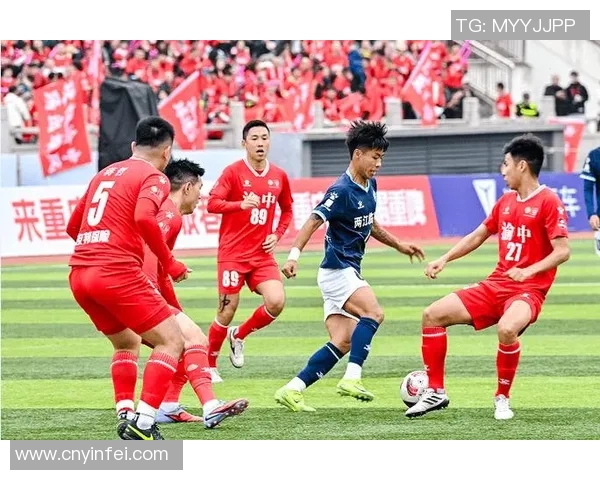 足球明星亲临篮球赛场见证激情对决与友谊碰撞的精彩瞬间